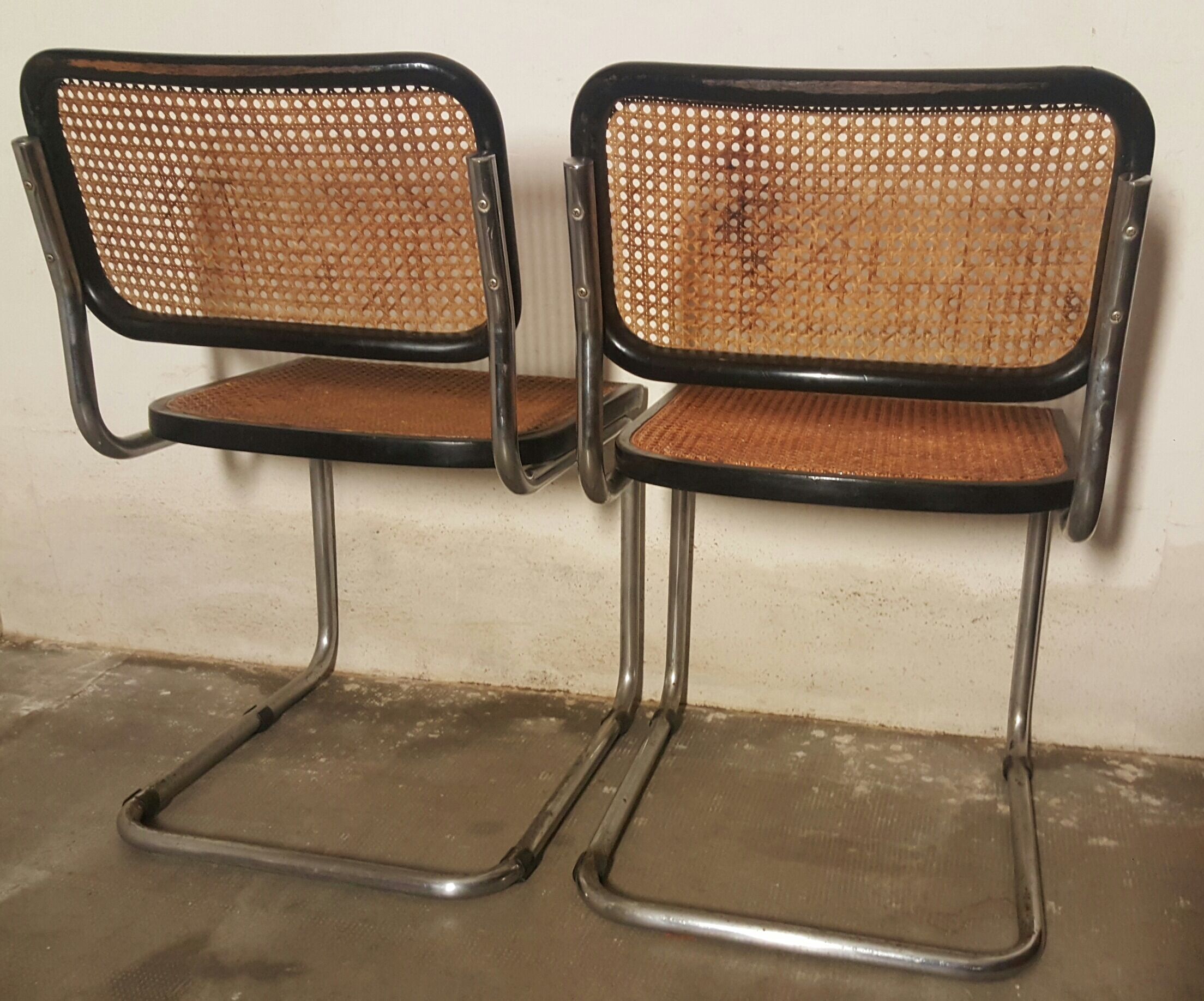 Paire de chaises B32