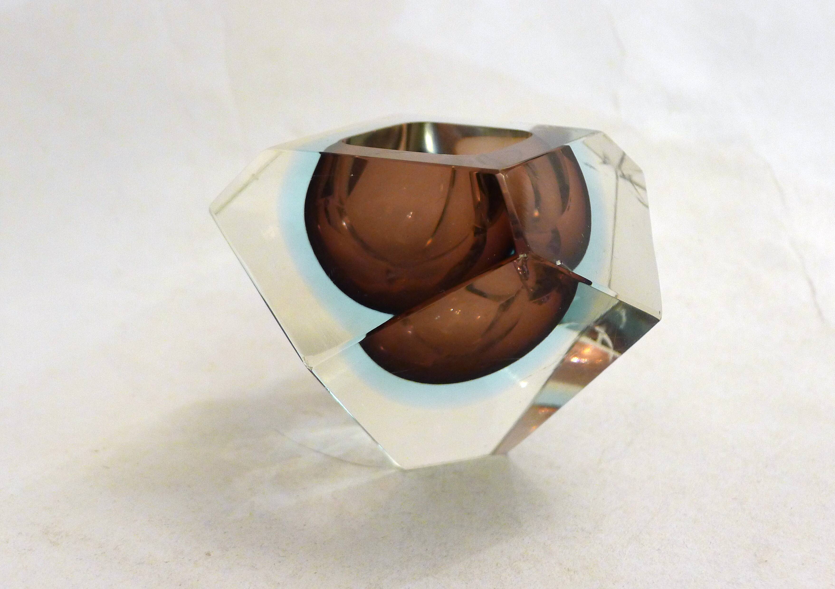 Sommerso faceted ashtray and pocket tray, made of Murano glass.