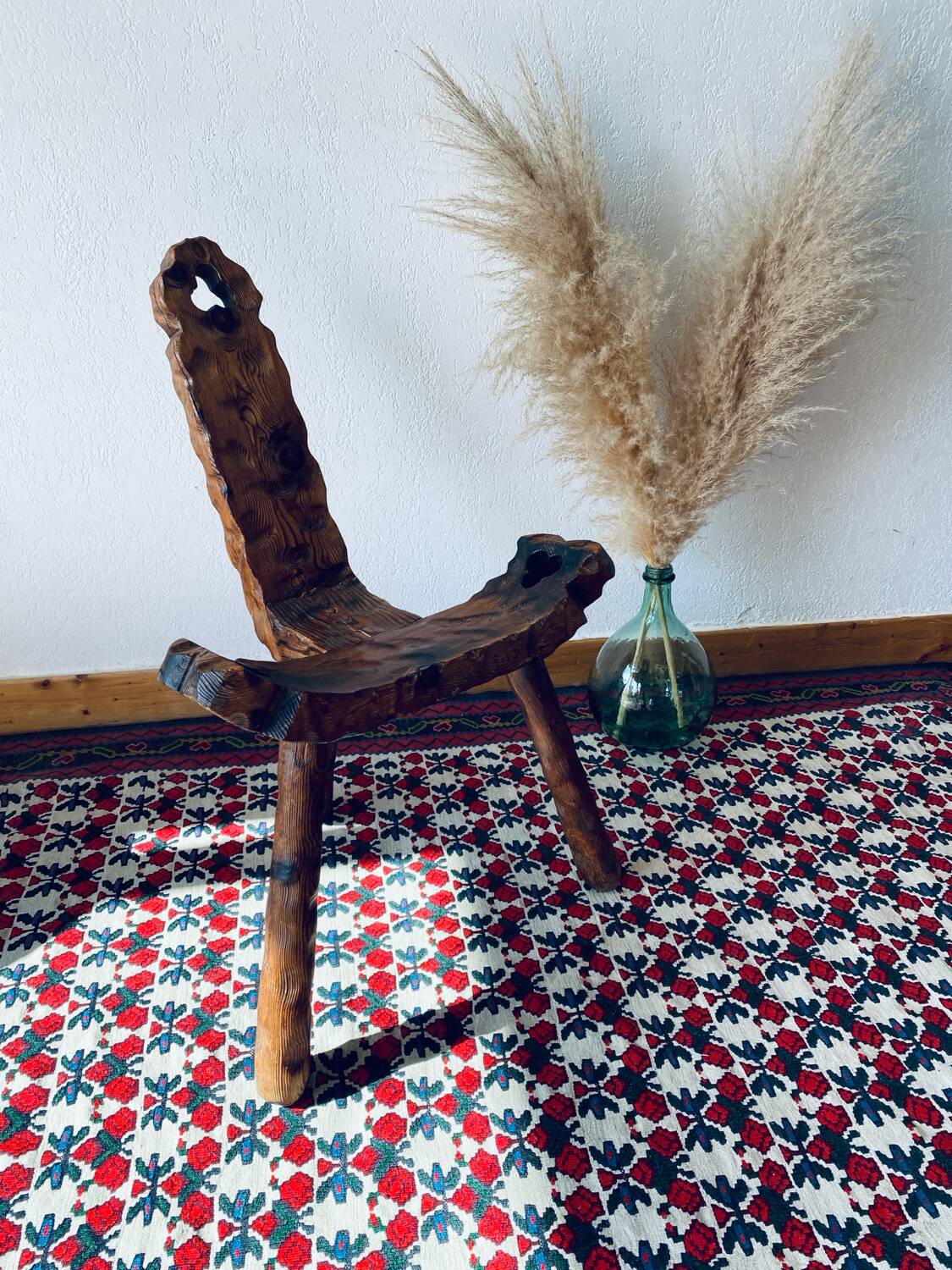 Antique tripod chair