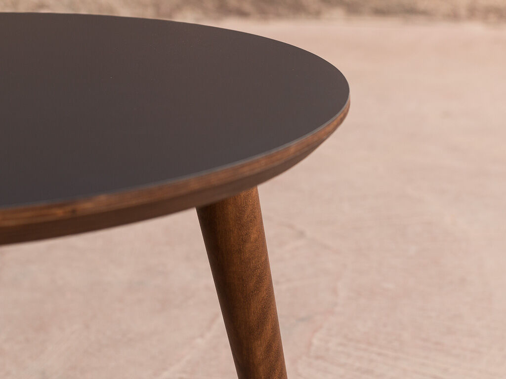 Round coffee table with a black top (Ø 50cm)