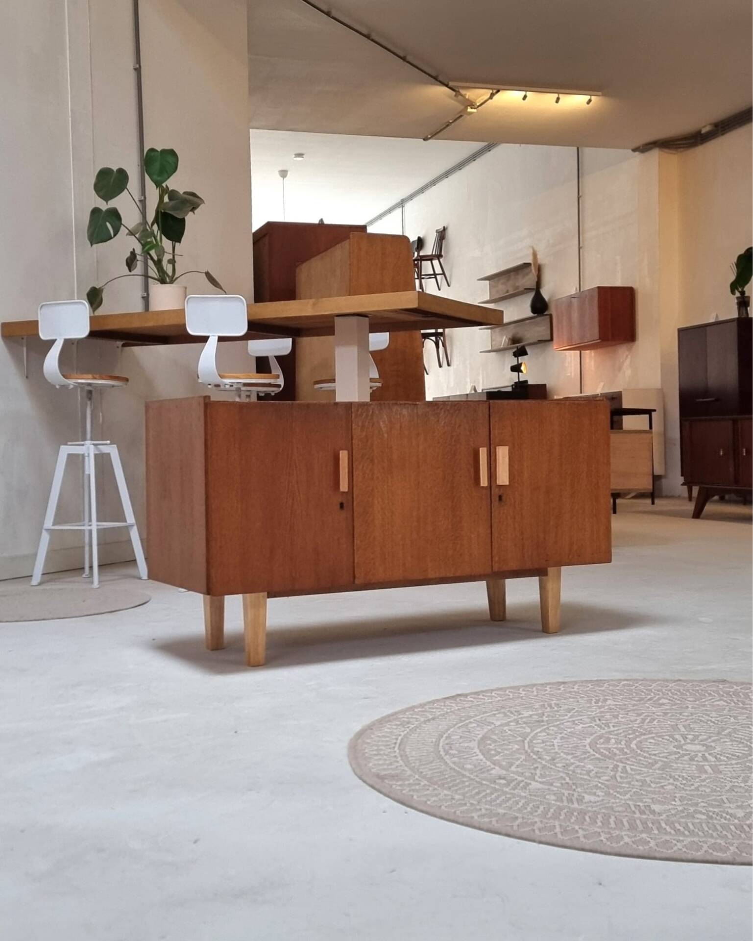 Mid-century buffet
