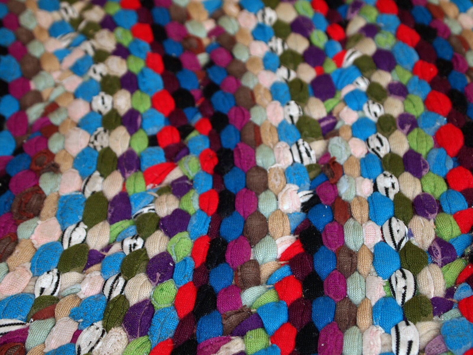 American braided handmade vintage rug 97cm x 125cm 1960, 1C71