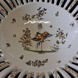 Very nice fruit bowl "Vieux Moustiers" in very good condition.