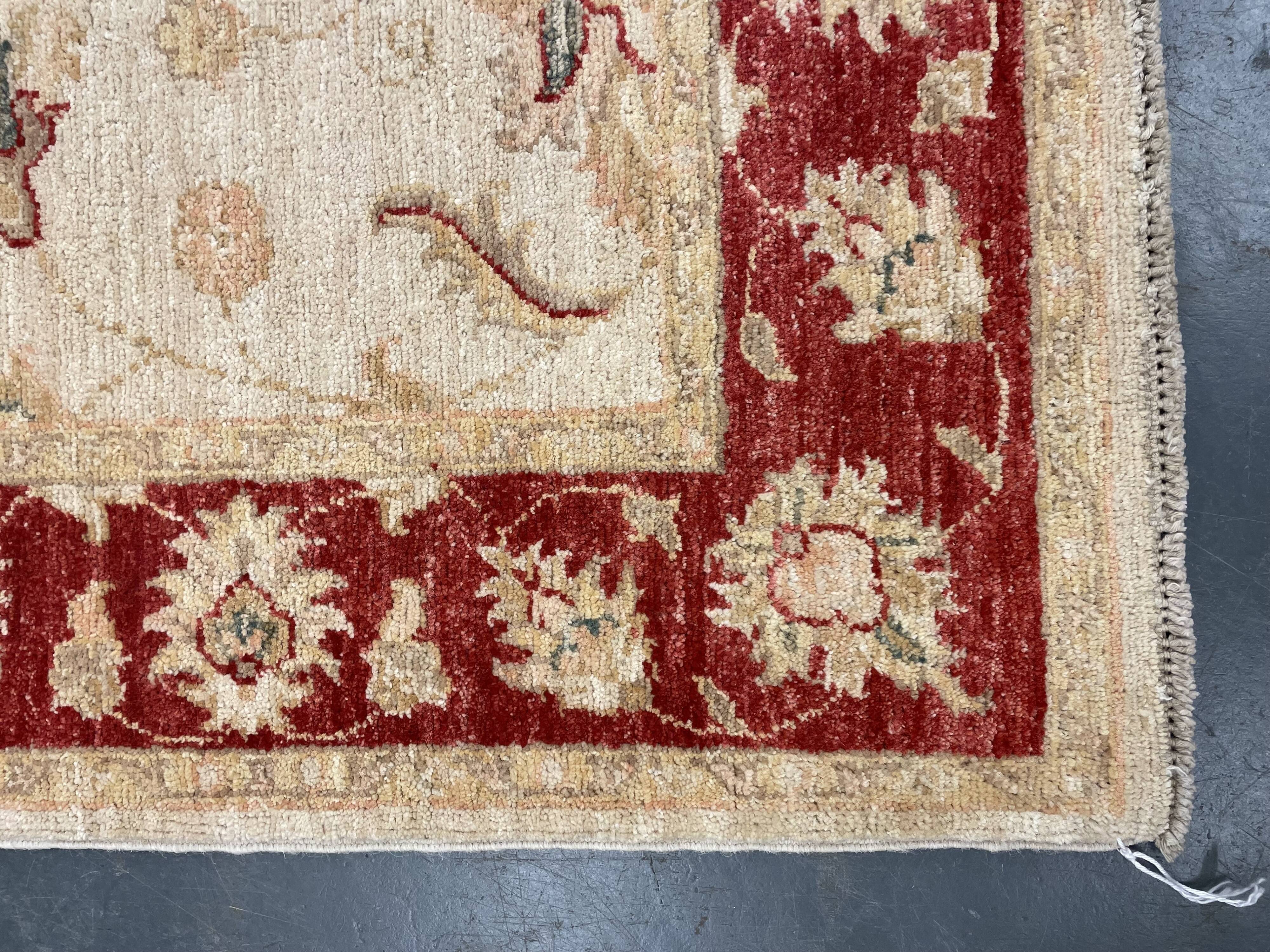Traditional Living Room Rug, Cream Red Floral Oriental Carpet 119x175cm