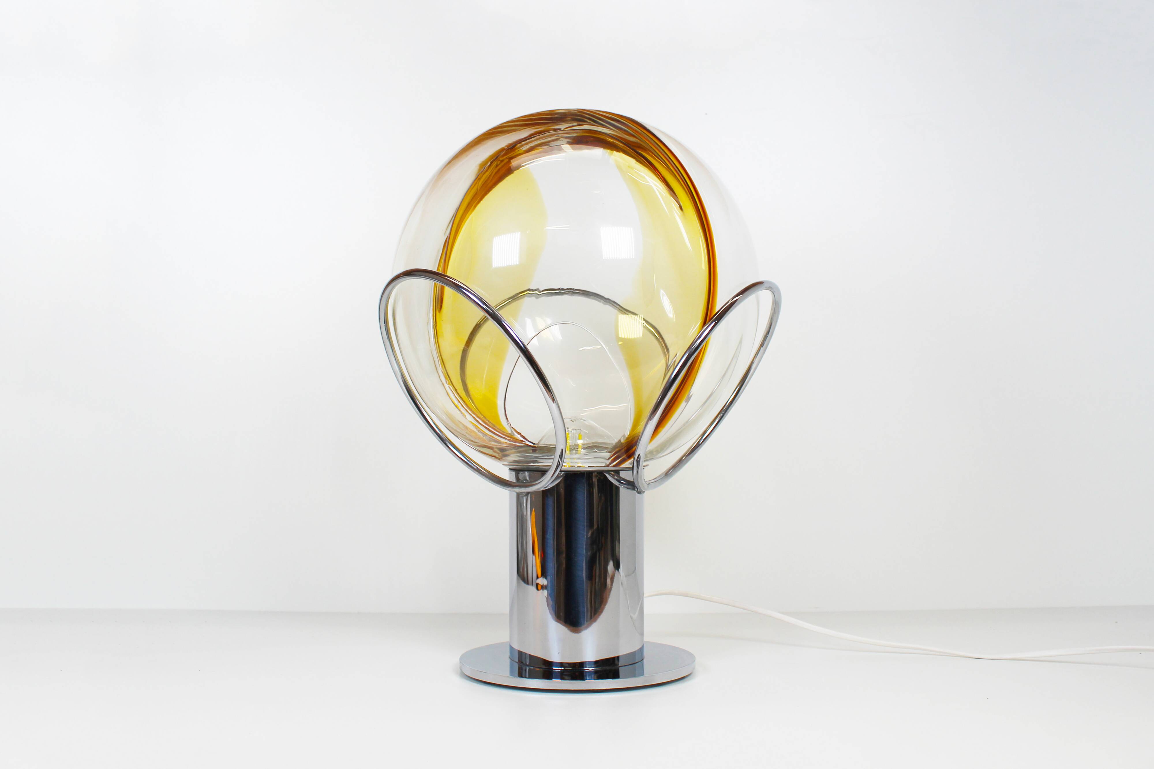 Italian "Membrana" table lamp by Toni Zuccheri for VeArt