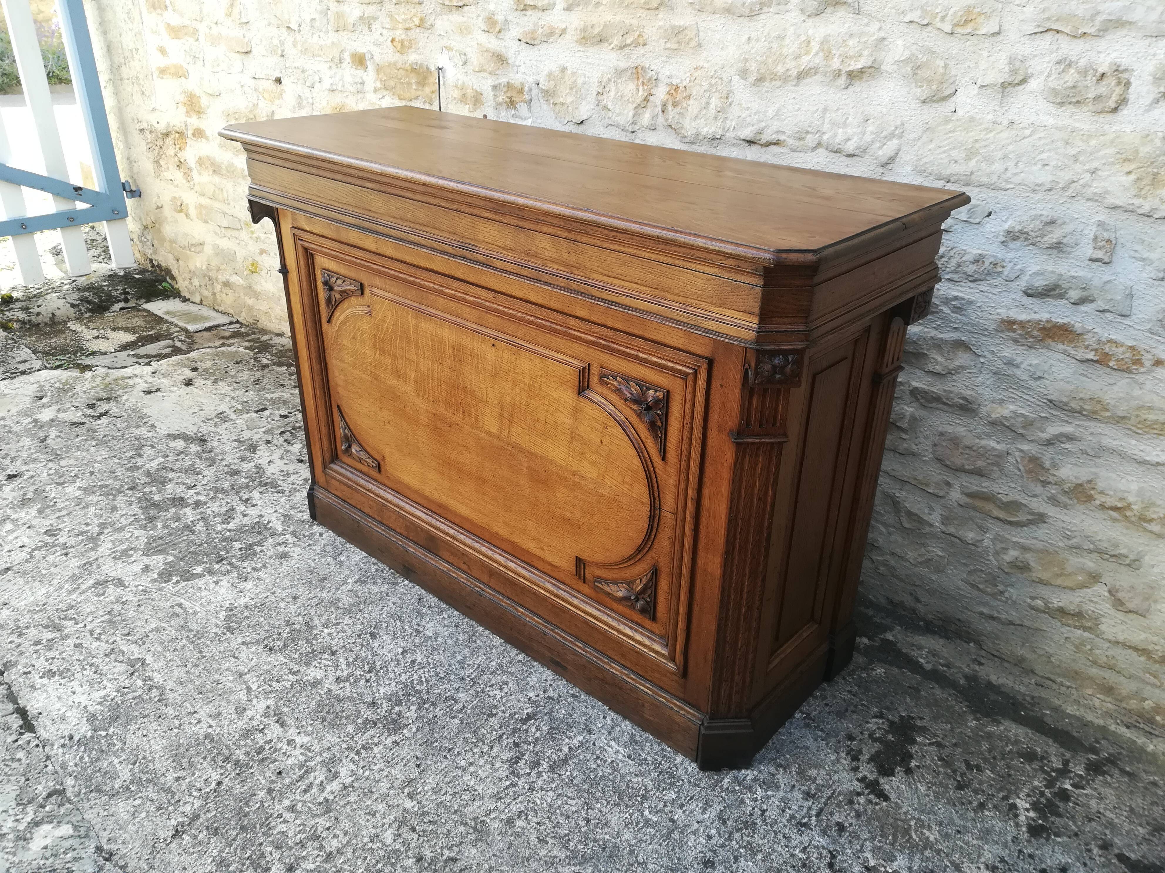 Oak counter