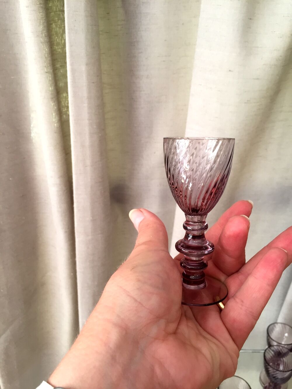 Liquor or drop service in hartzwiller crystal of purple color
