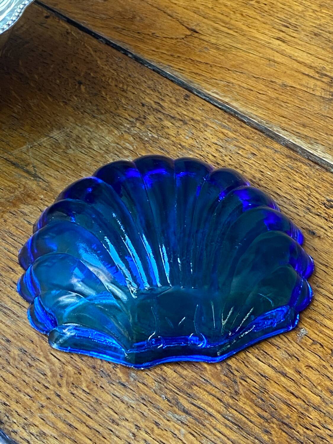 Beurrier coquille avec couteau, plaqué argent, Queen