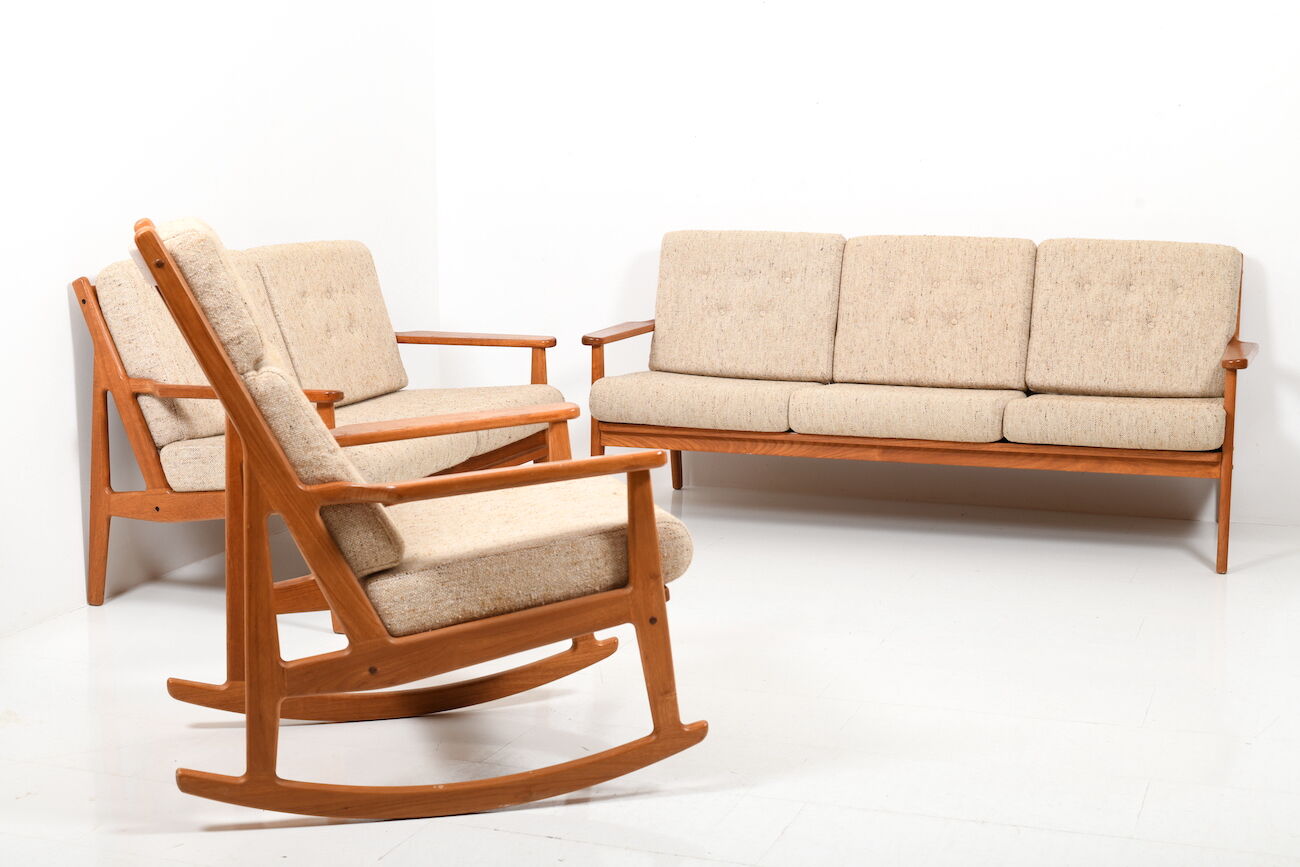 Mid Century Danish 3-Seater Sofa in Teak