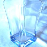 Original square crystal carafe with blue background