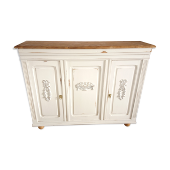Old buffet