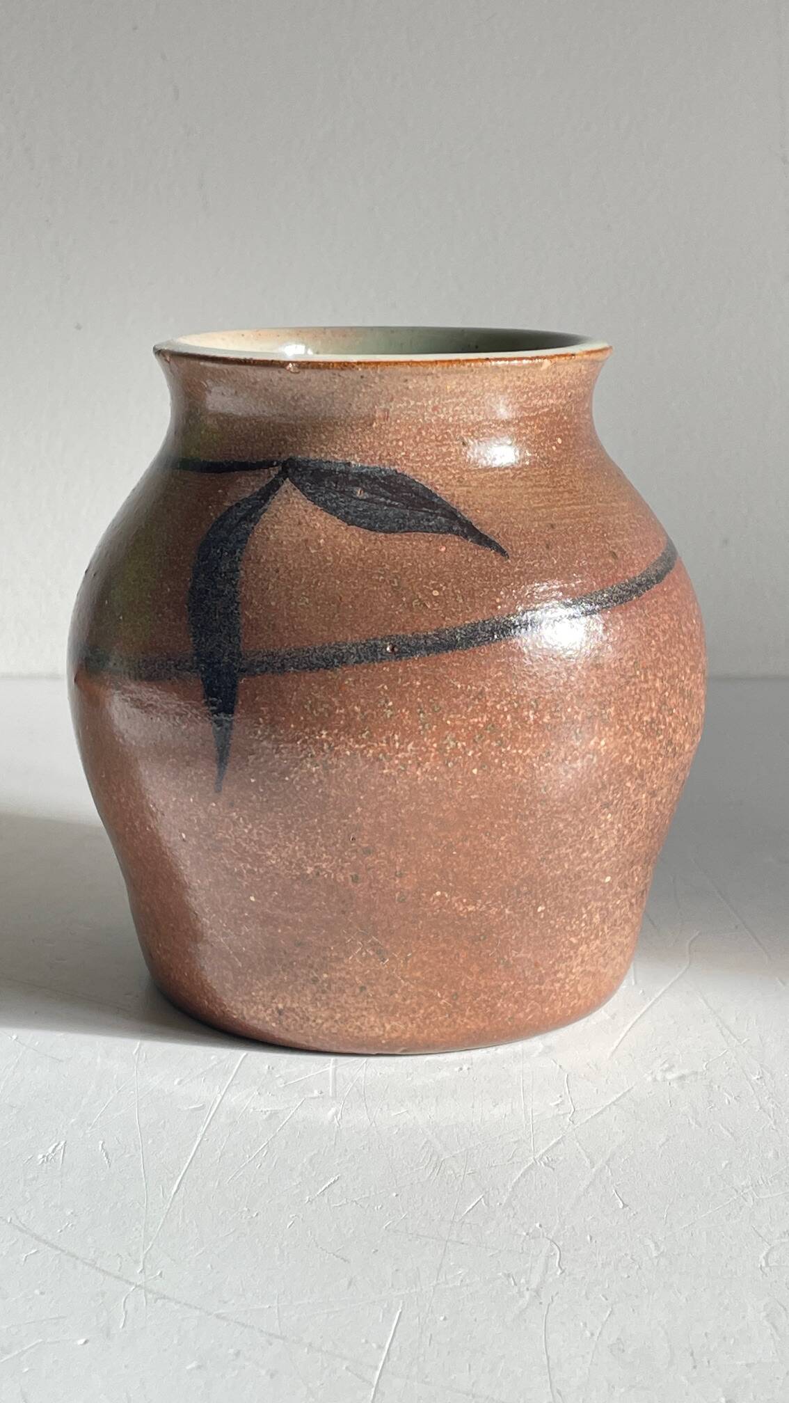 Vase artisanal signed stoneware vintage