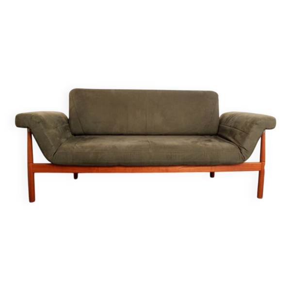 Canapé vintage danois 2,5 places / lit de jour / lit en vert avec base en teck