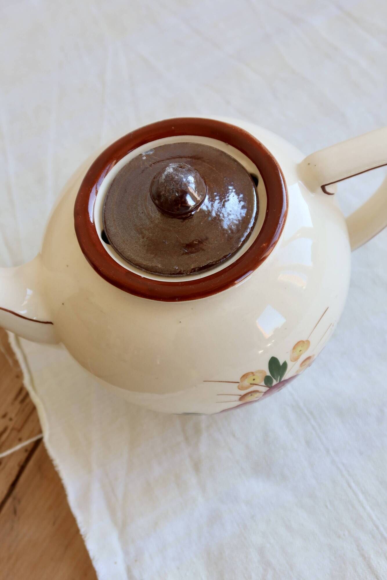 Vintage pouring teapot in Longchamp earthenware, Agen model.