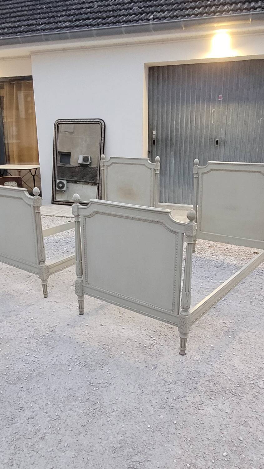 Pair of antique Louis XVI style beds with patina - 1900s