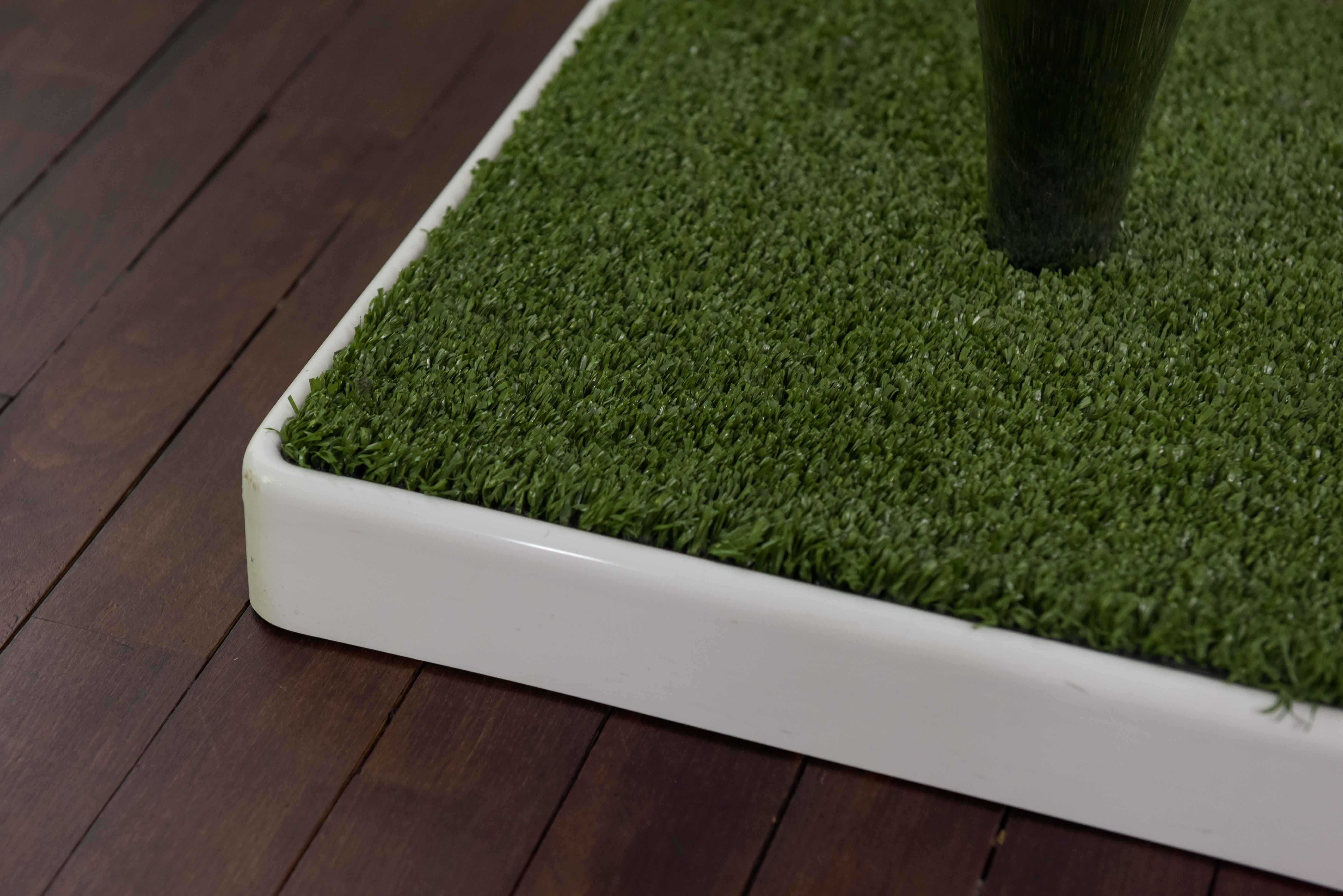 Sedie-Tee seat produced by Gufram in form of a golf ball set on a tee