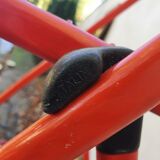 Red mesh folding chair Taulin 80s