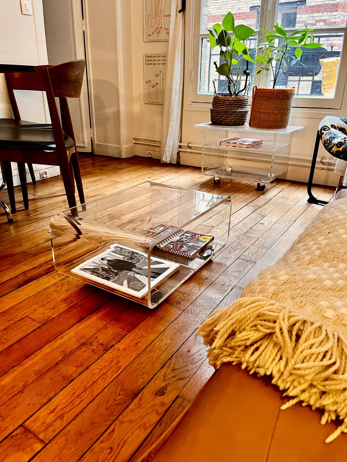 Plexiglas coffee table marsh international