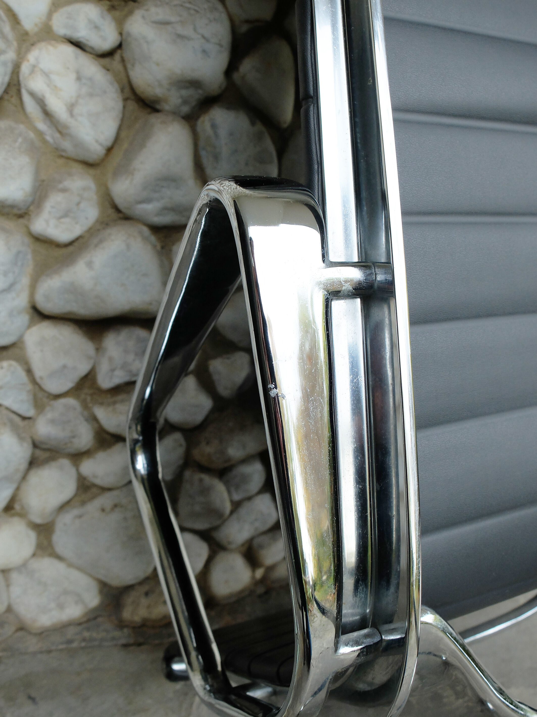 Lounge Chair Chair EA124 - Ottoman EA125 by Charles - Ray Eames for Herman Miller 1960s