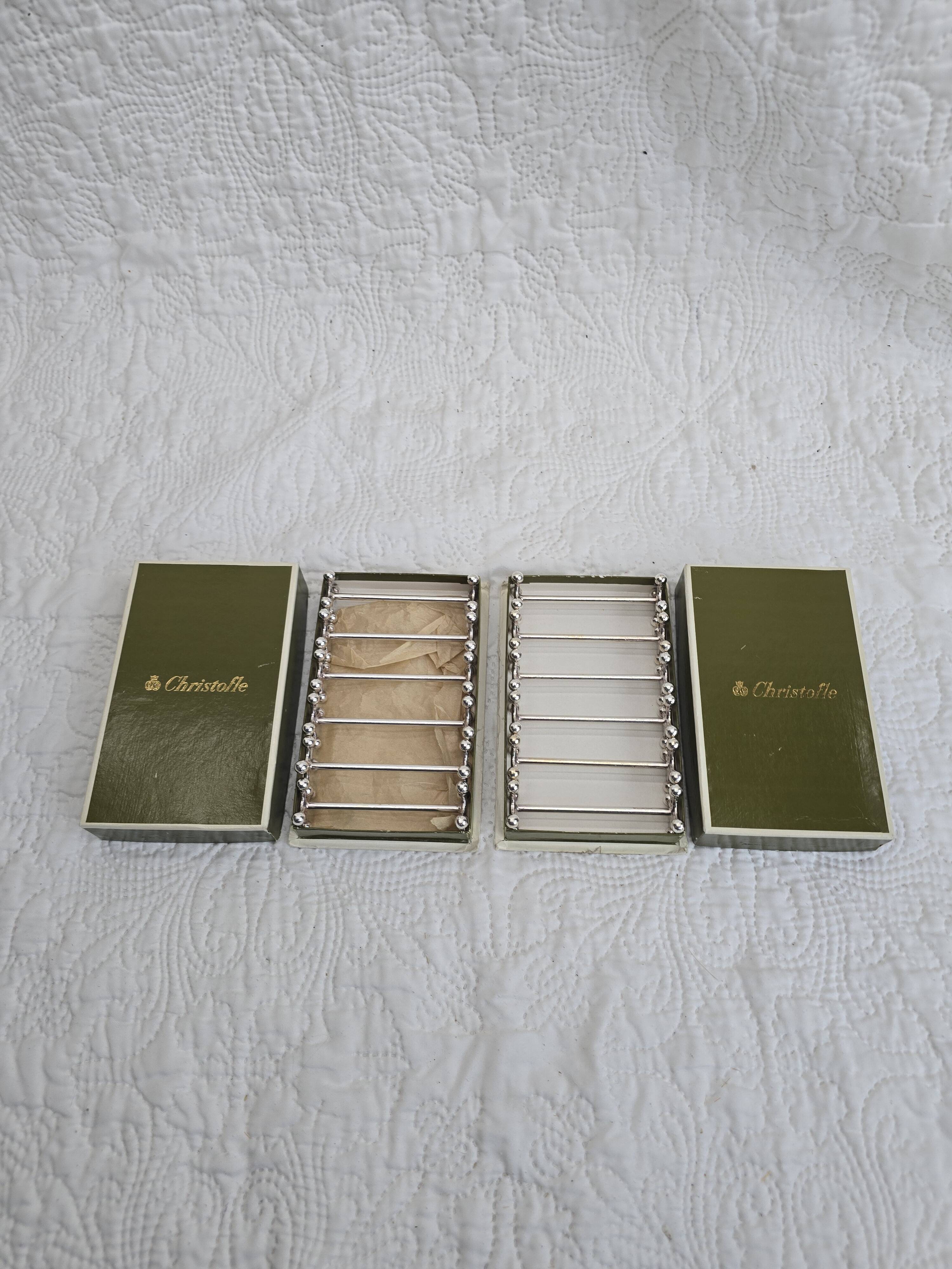 Christofle knife holder (12) in silver-plated metal, Perle model