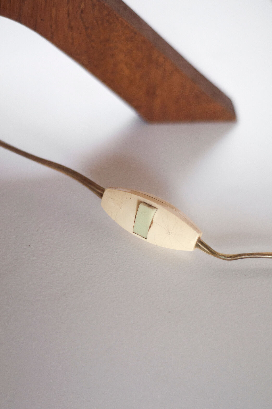 Lampe de table vintage de Murano avec base en bois, années 1960