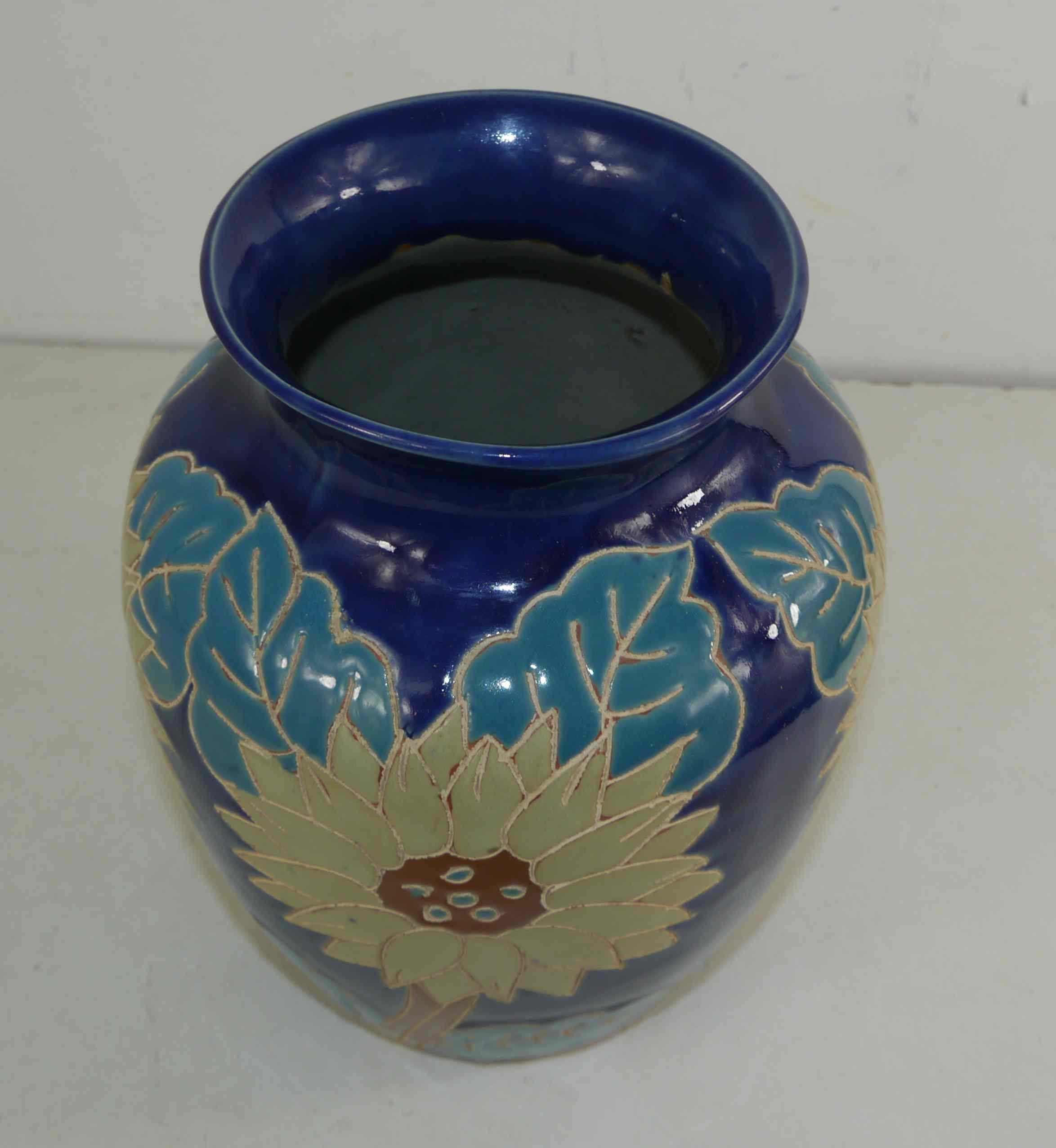 Ancient ceramic vase 50's flowers