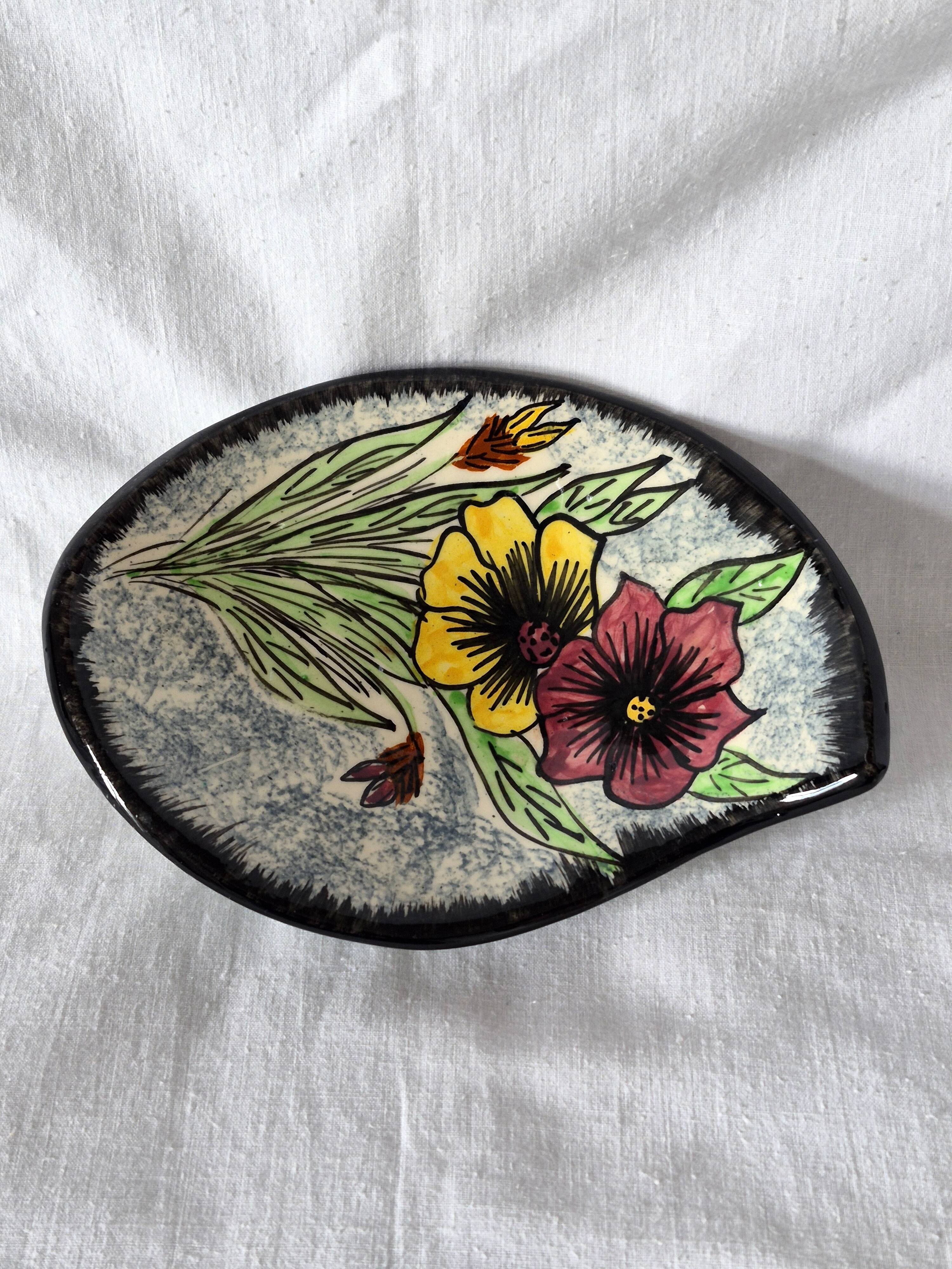 Vallauris empty pocket bowl A554