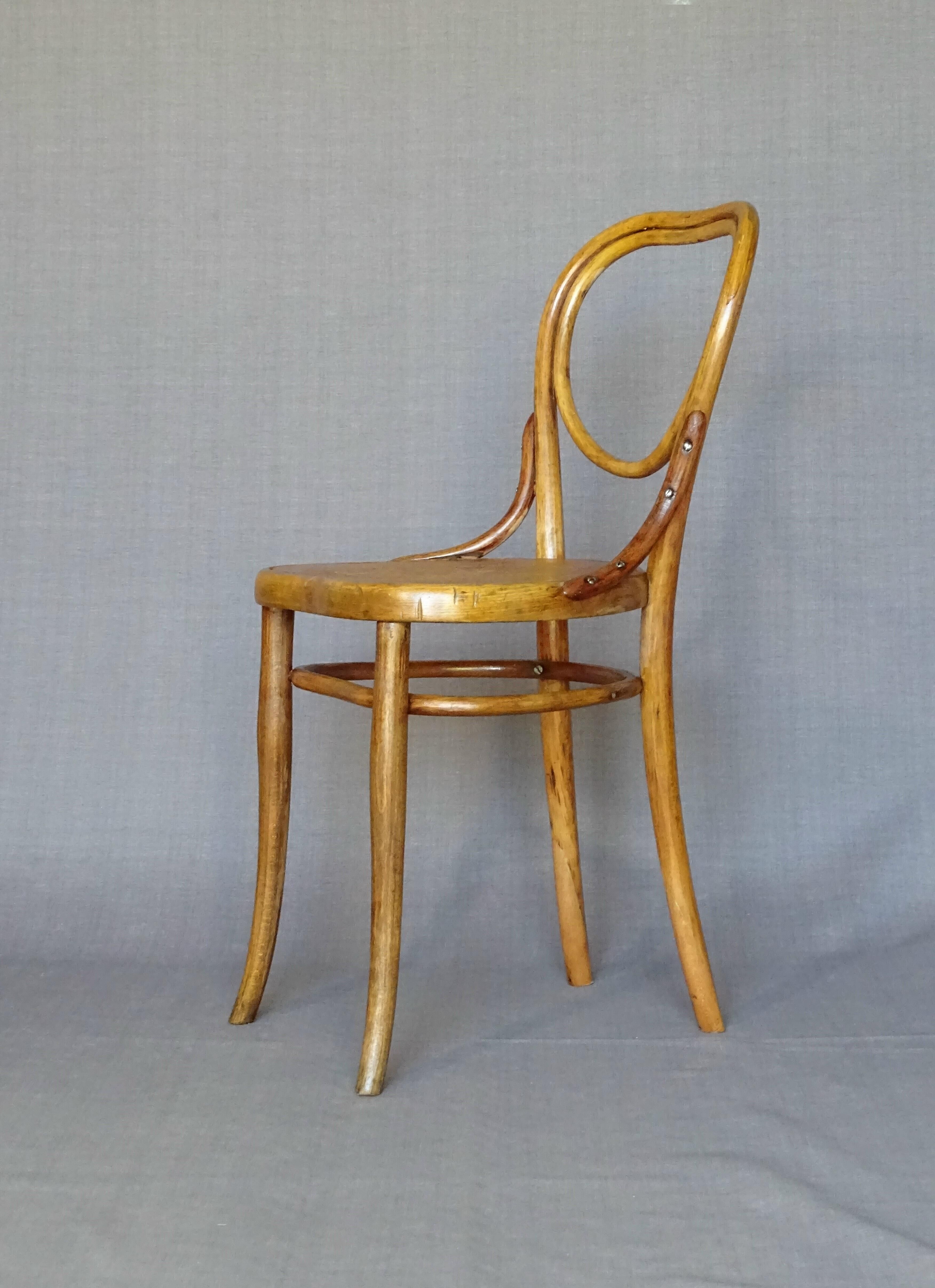 Chair "heart" Thonet N°28 seat wood 1900