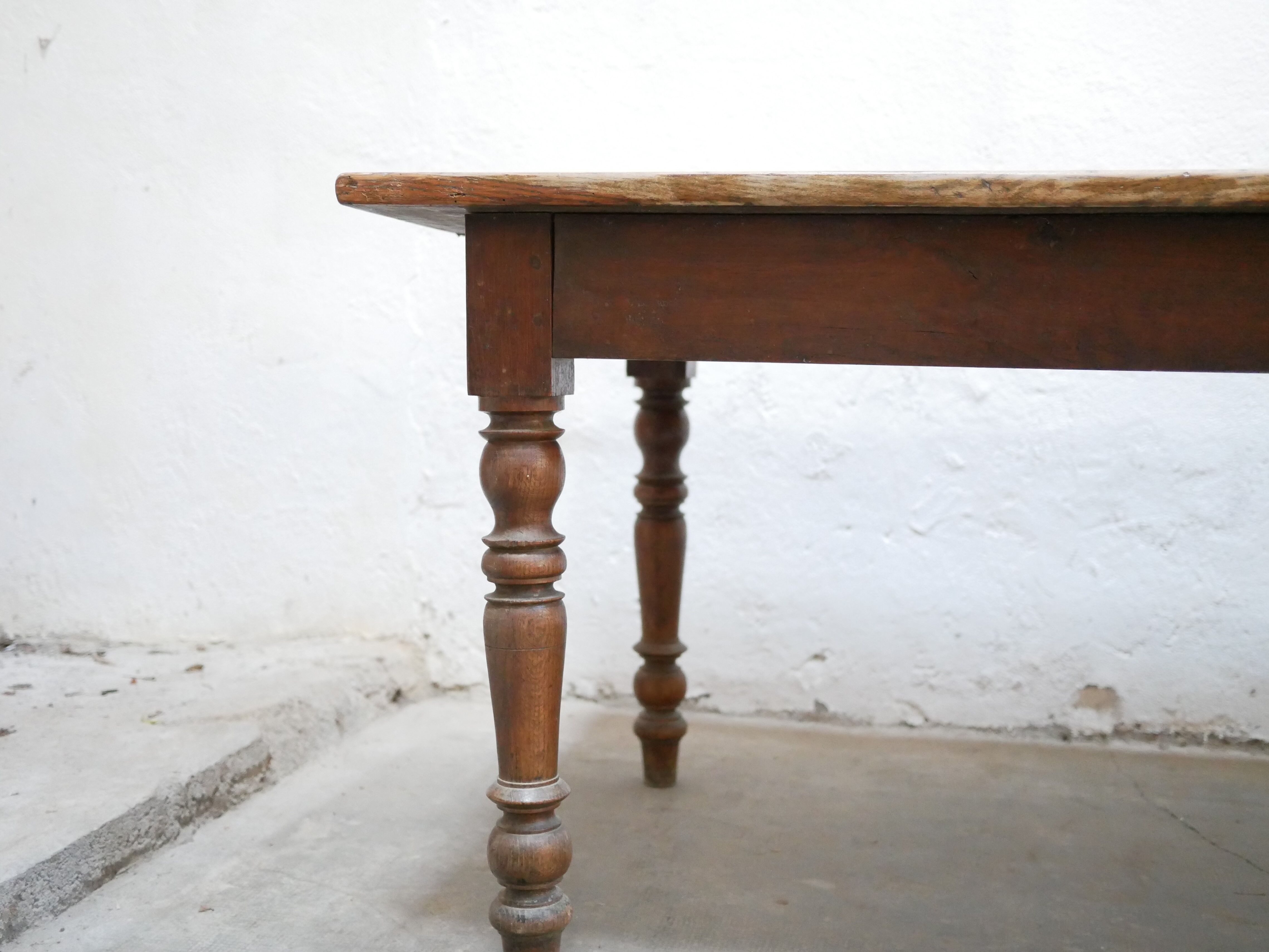 Table à manger de ferme vintage en bois