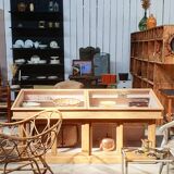 Old showcase
