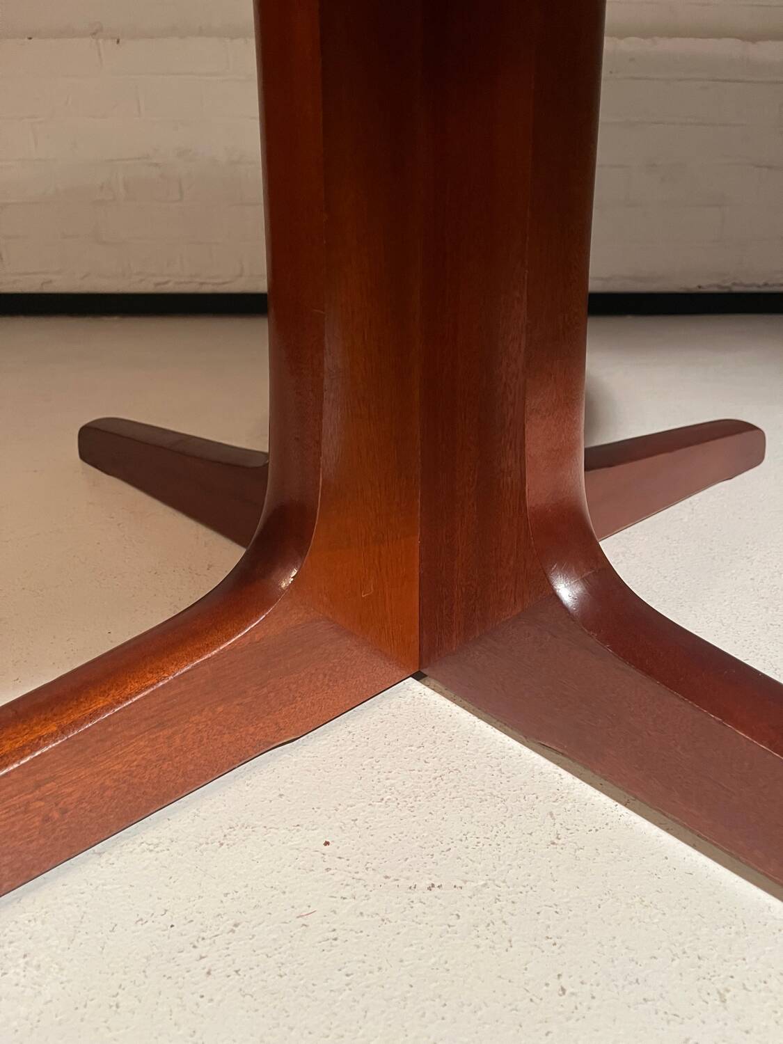 Vintage style Baumann table 110 cm