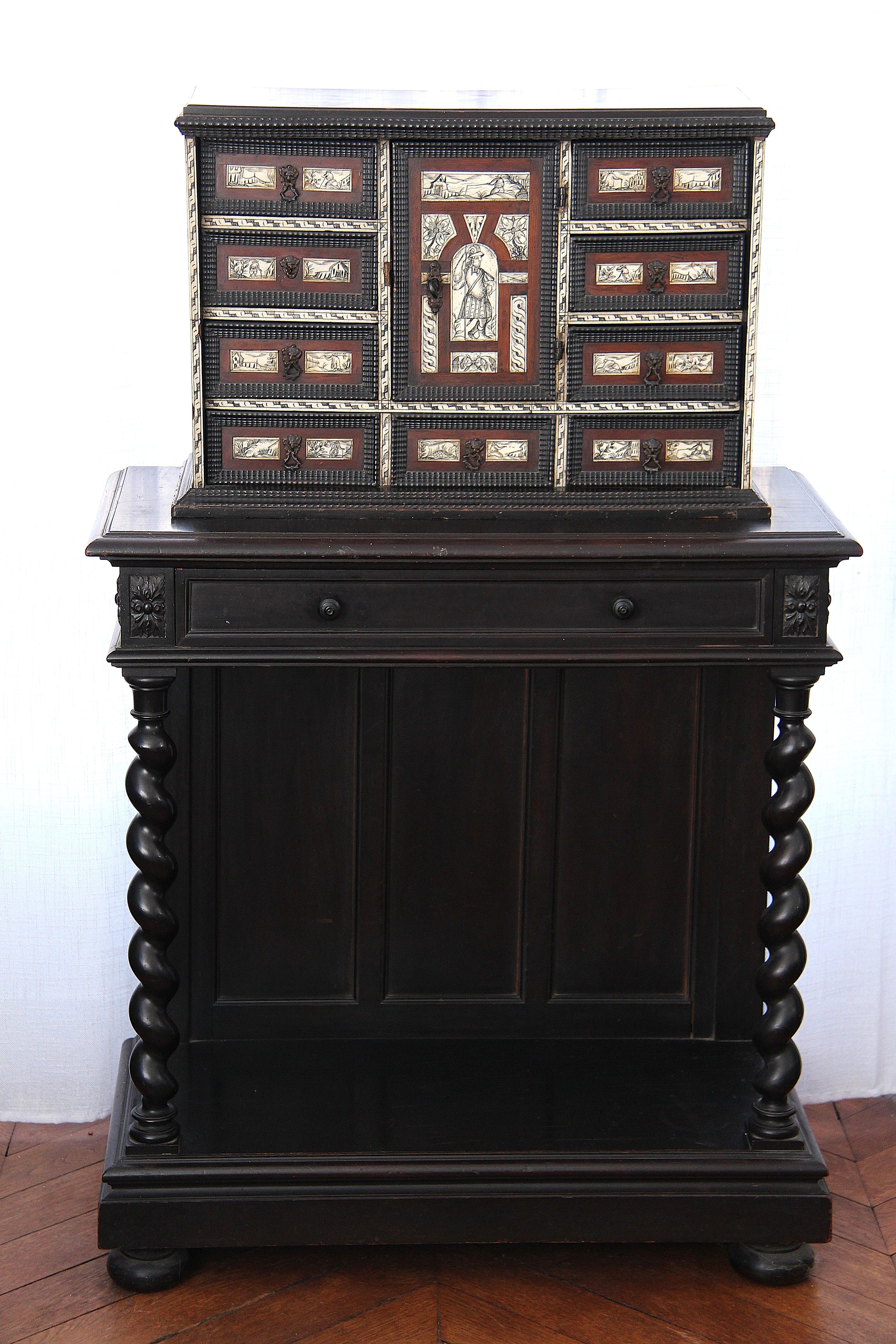 Cabinet Flamand du XVII ème siècle
