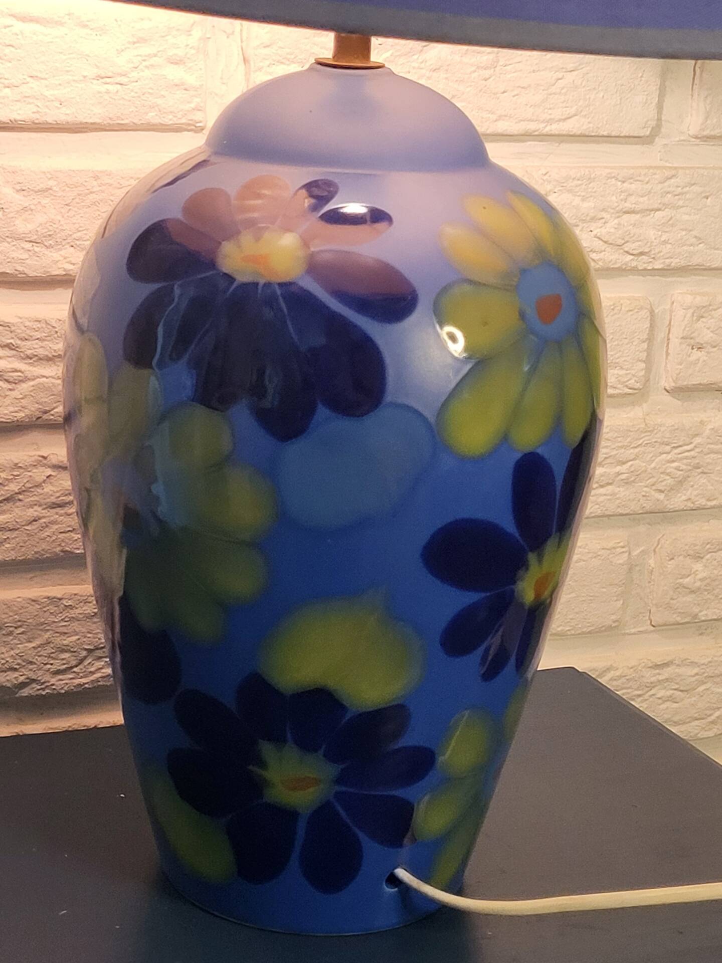 Table lamp