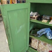 Buffet, confiturier en bois vert