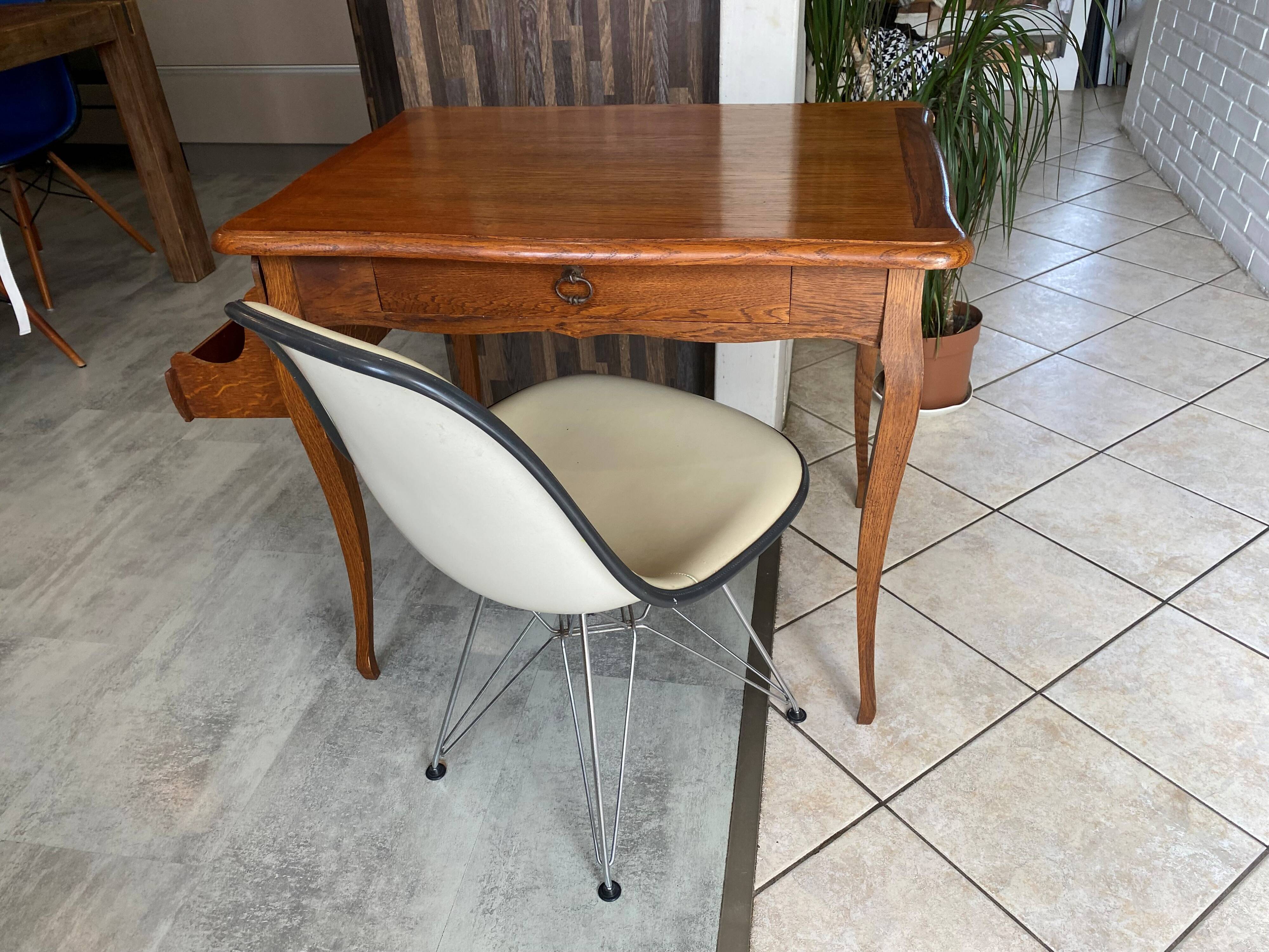 Oak desk, 1 drawer and 1 removable document holder, 1950
