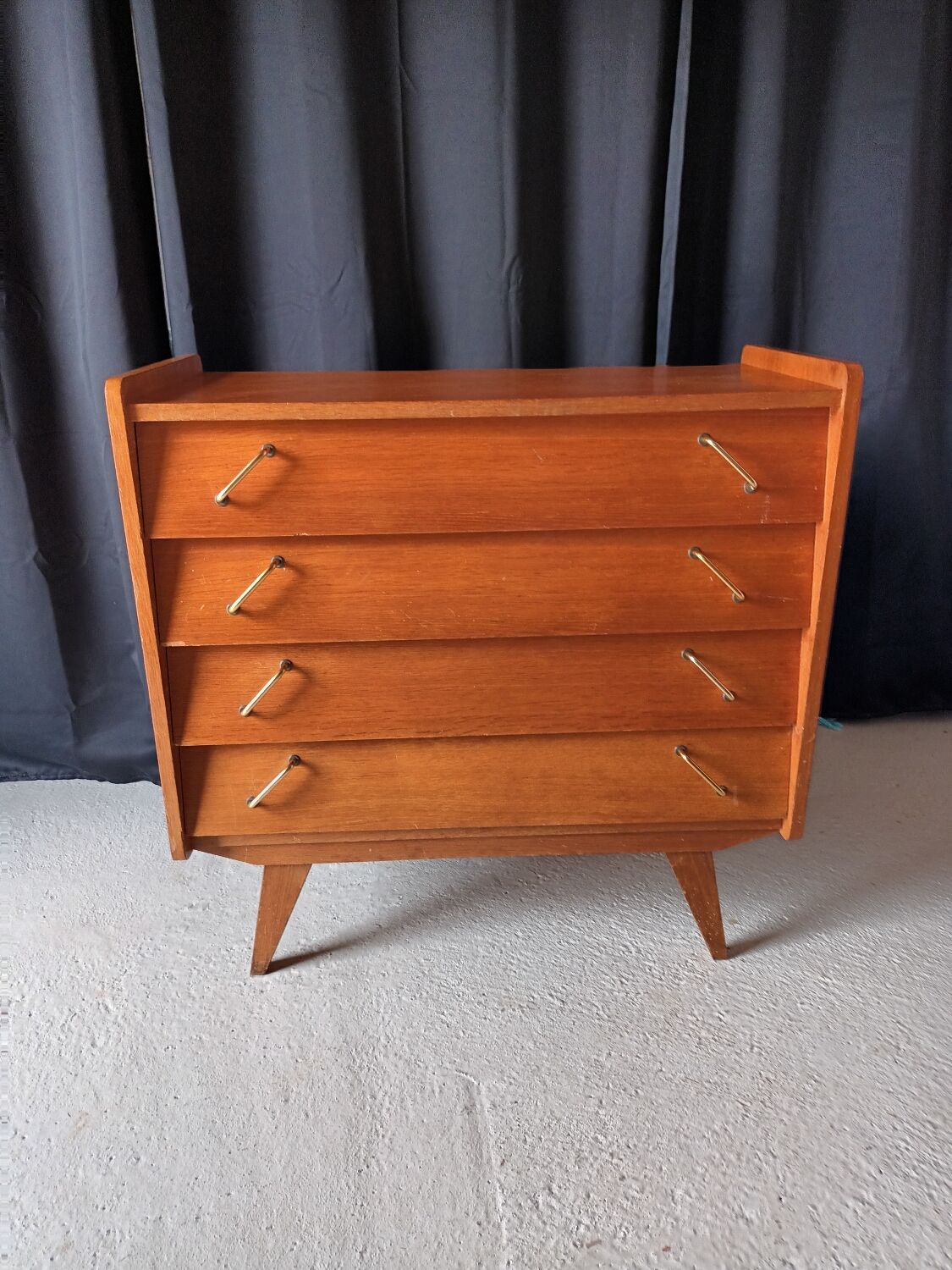 Vintage chest of drawers