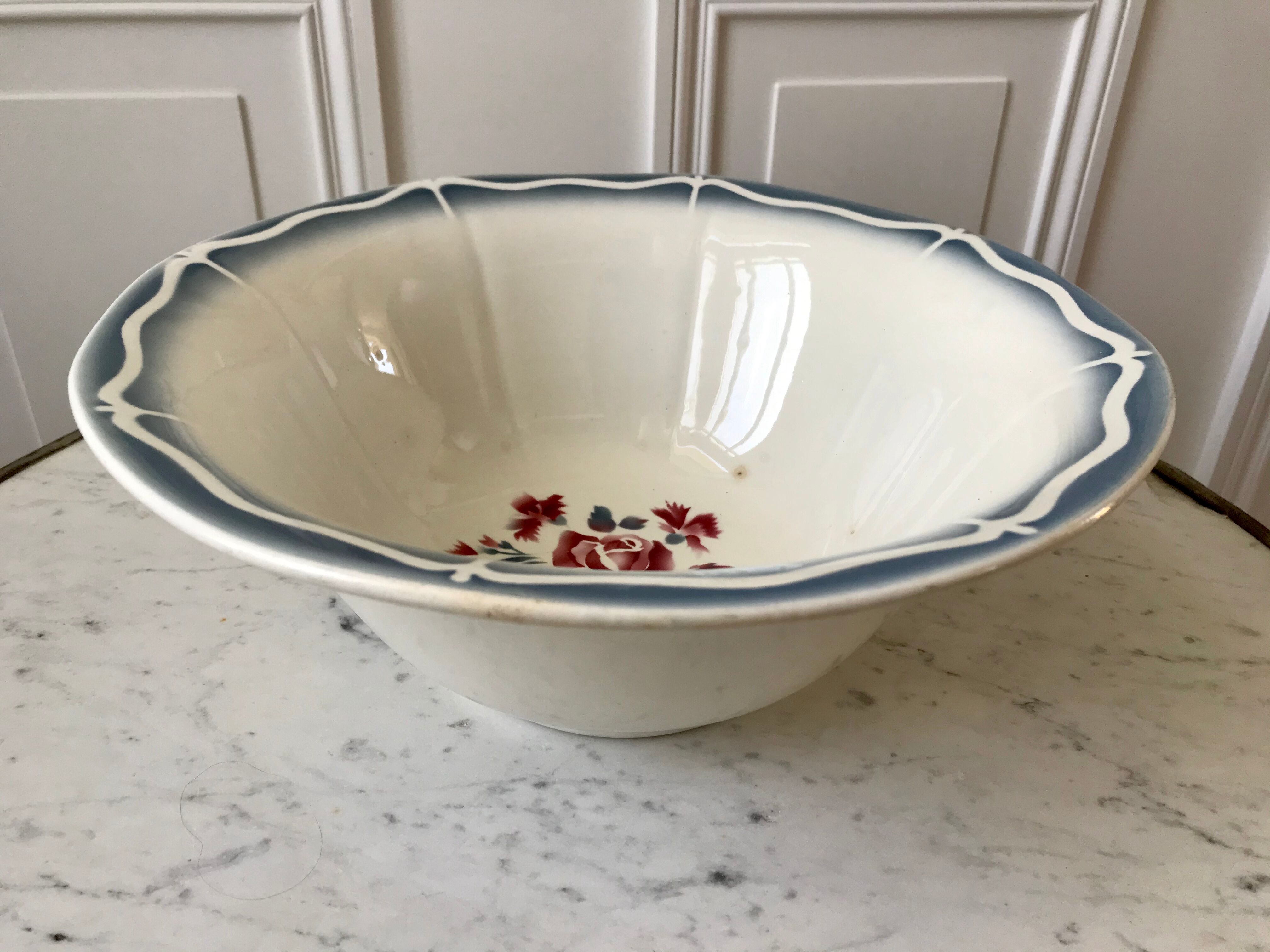 Salad bowl Digoin Sarreguemines model Nina Rosa years 30-40