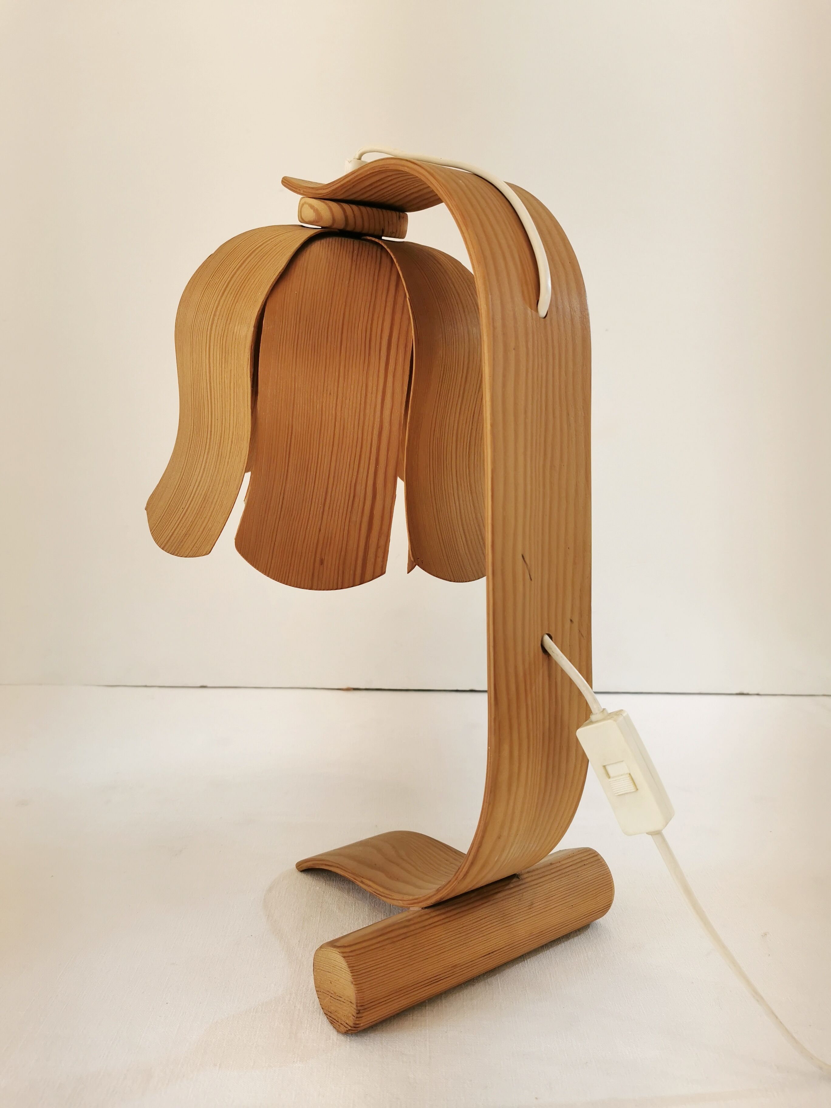 Lampe fleur en bois