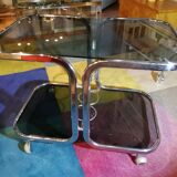 Table basse desserte chromé et verre fumé avec support à bouteille