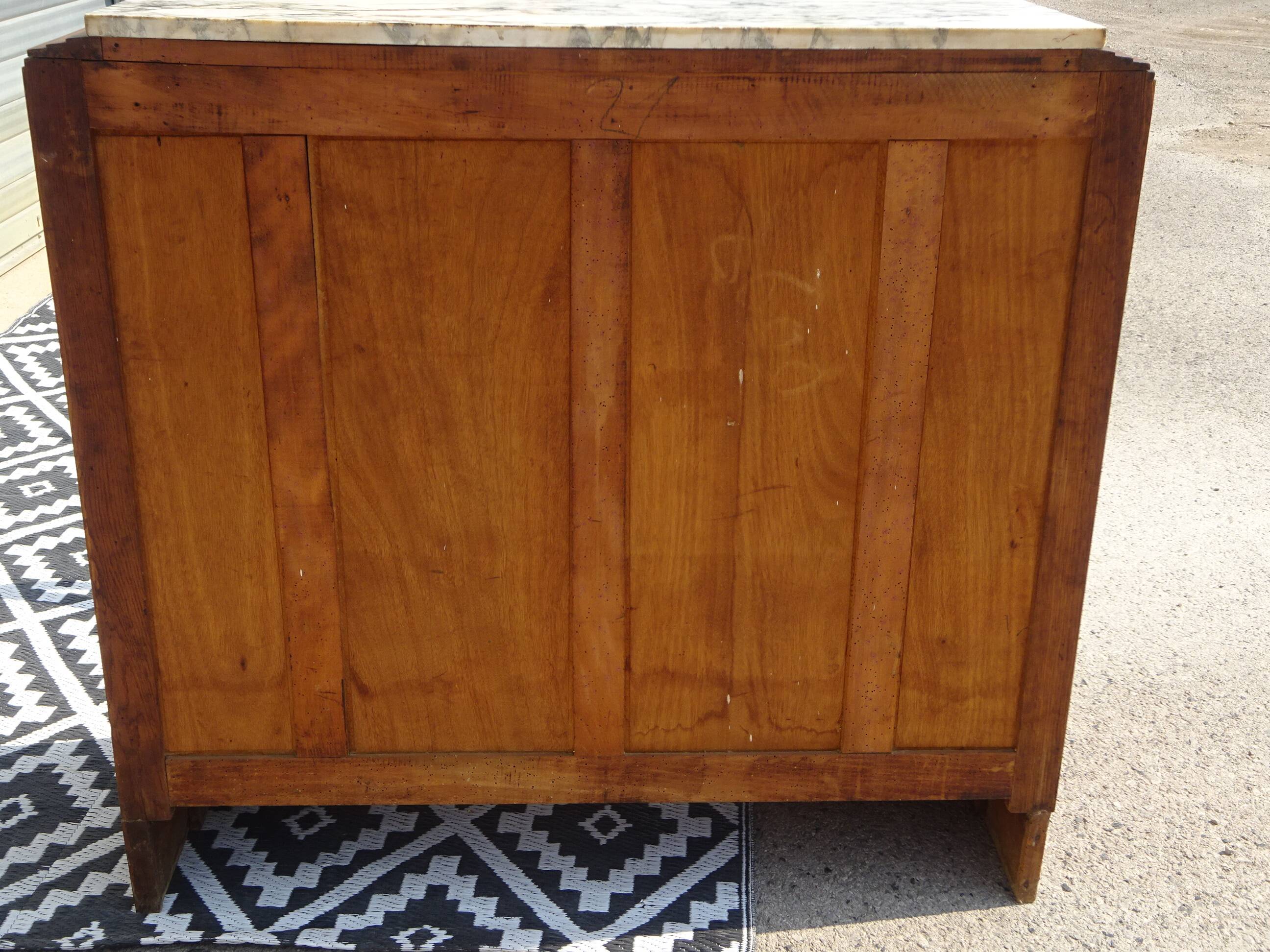 Ancien buffet en chêne et marbre, époque et style Art Déco