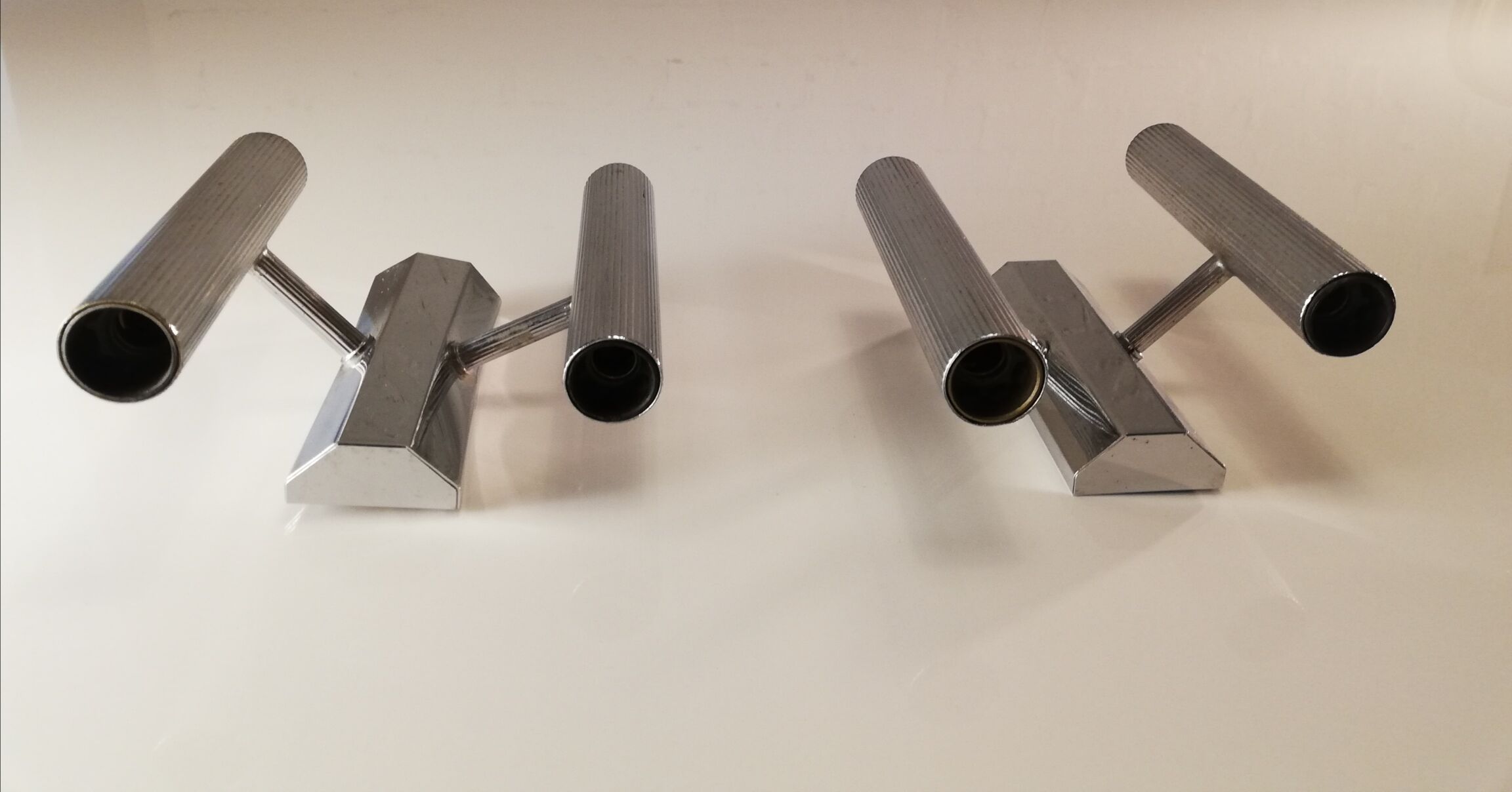 Pair of applying Sciolari tubes