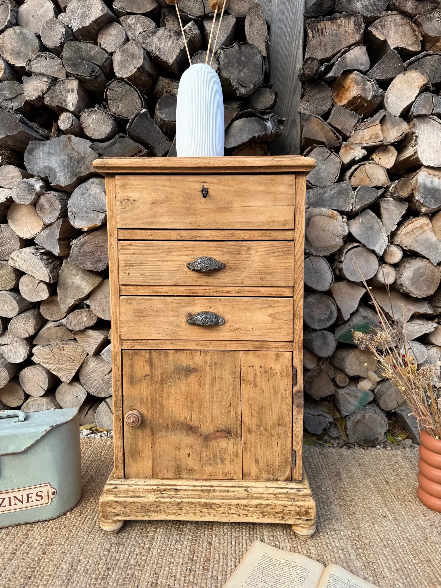 Solid wood chiffonier / Storage furniture