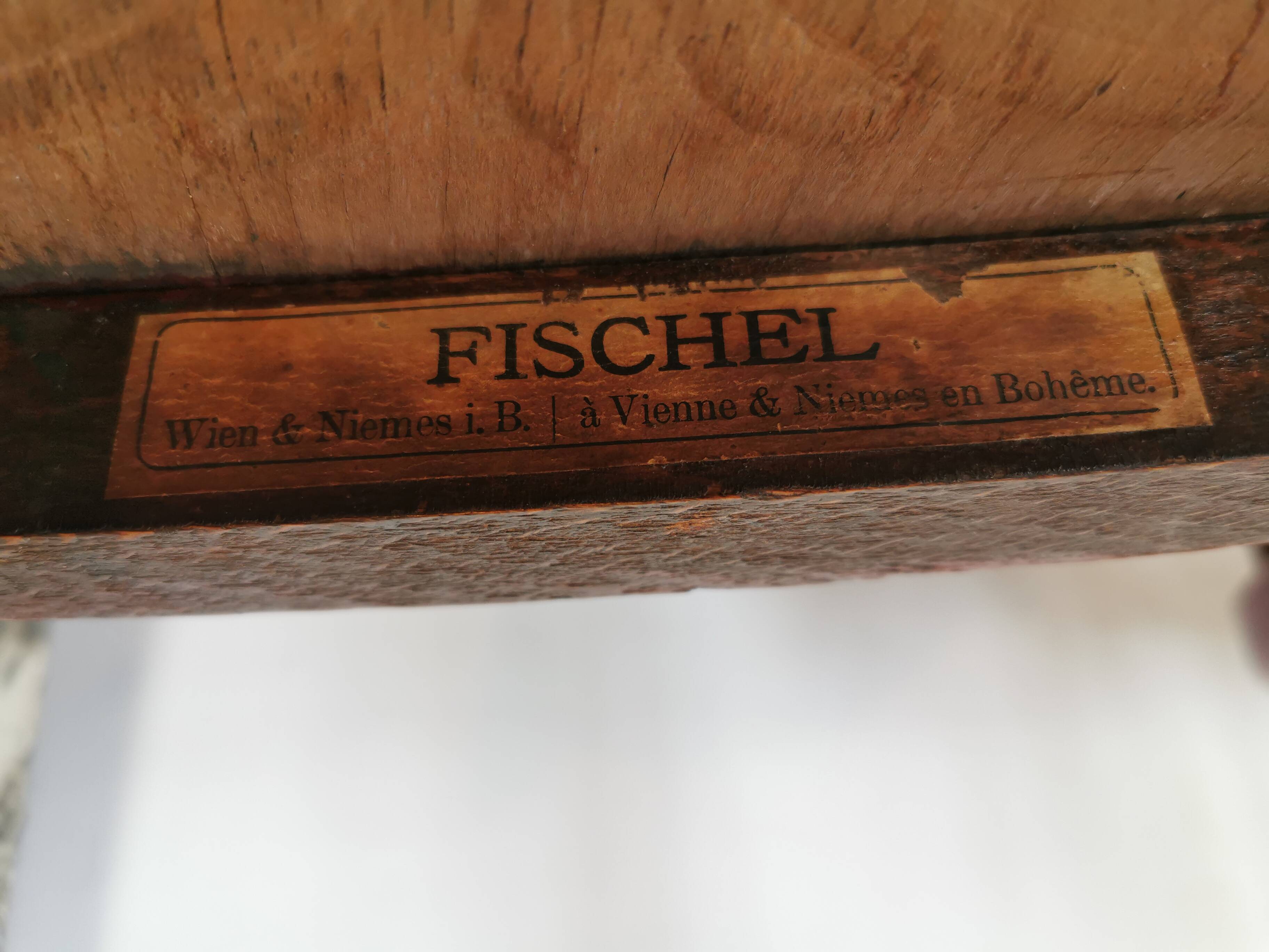 Set of 4 curved wooden bistro chairs Fischel