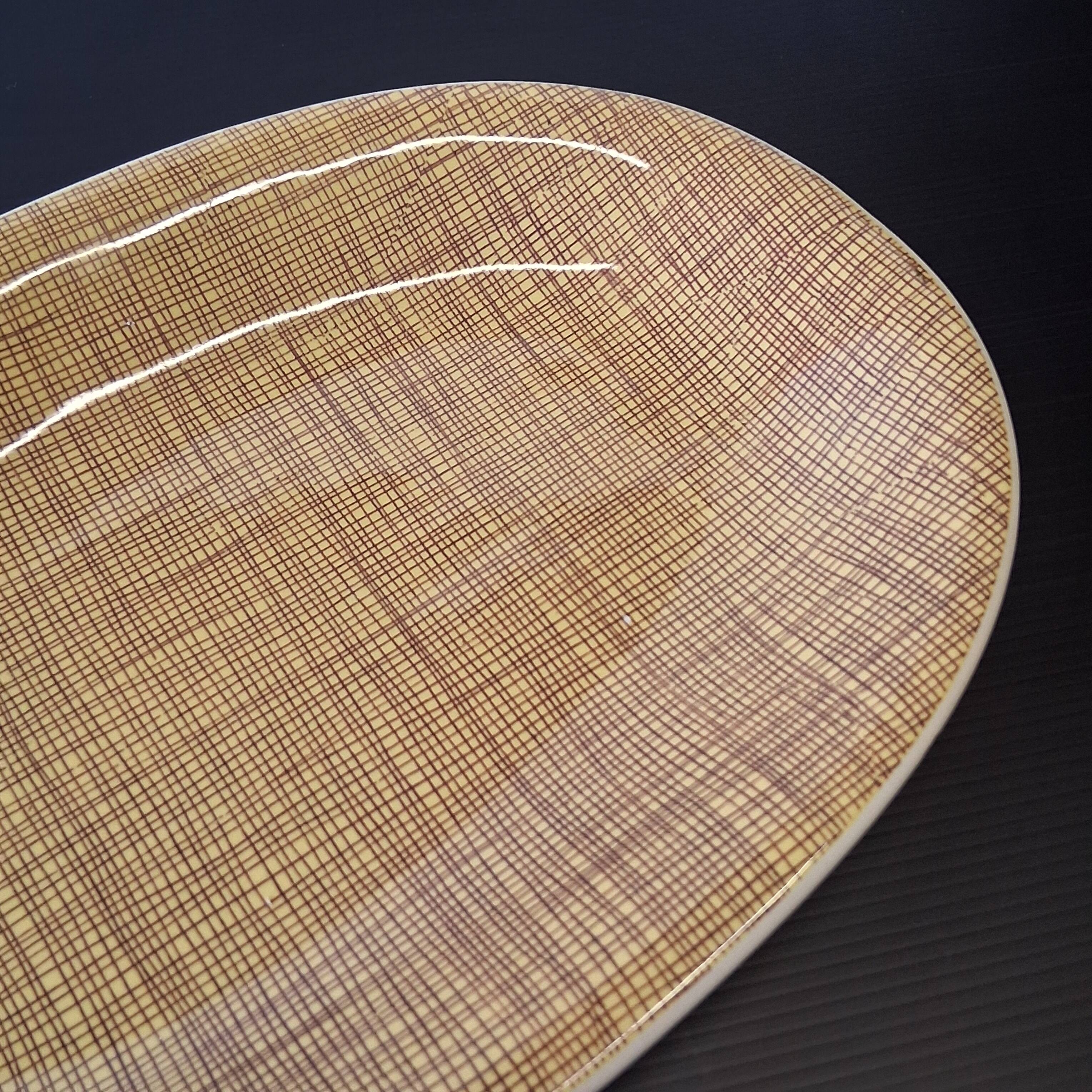 Very nice long dish from Villeroy & Boch model "Bern" in very good condition.