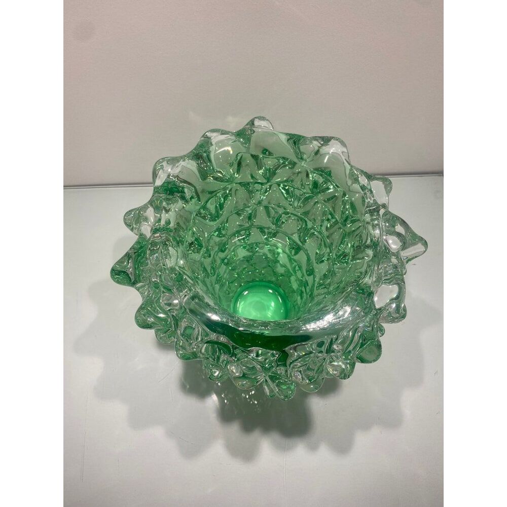 Rostrato green murano glass vase