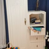 Asymmetrical cabinet