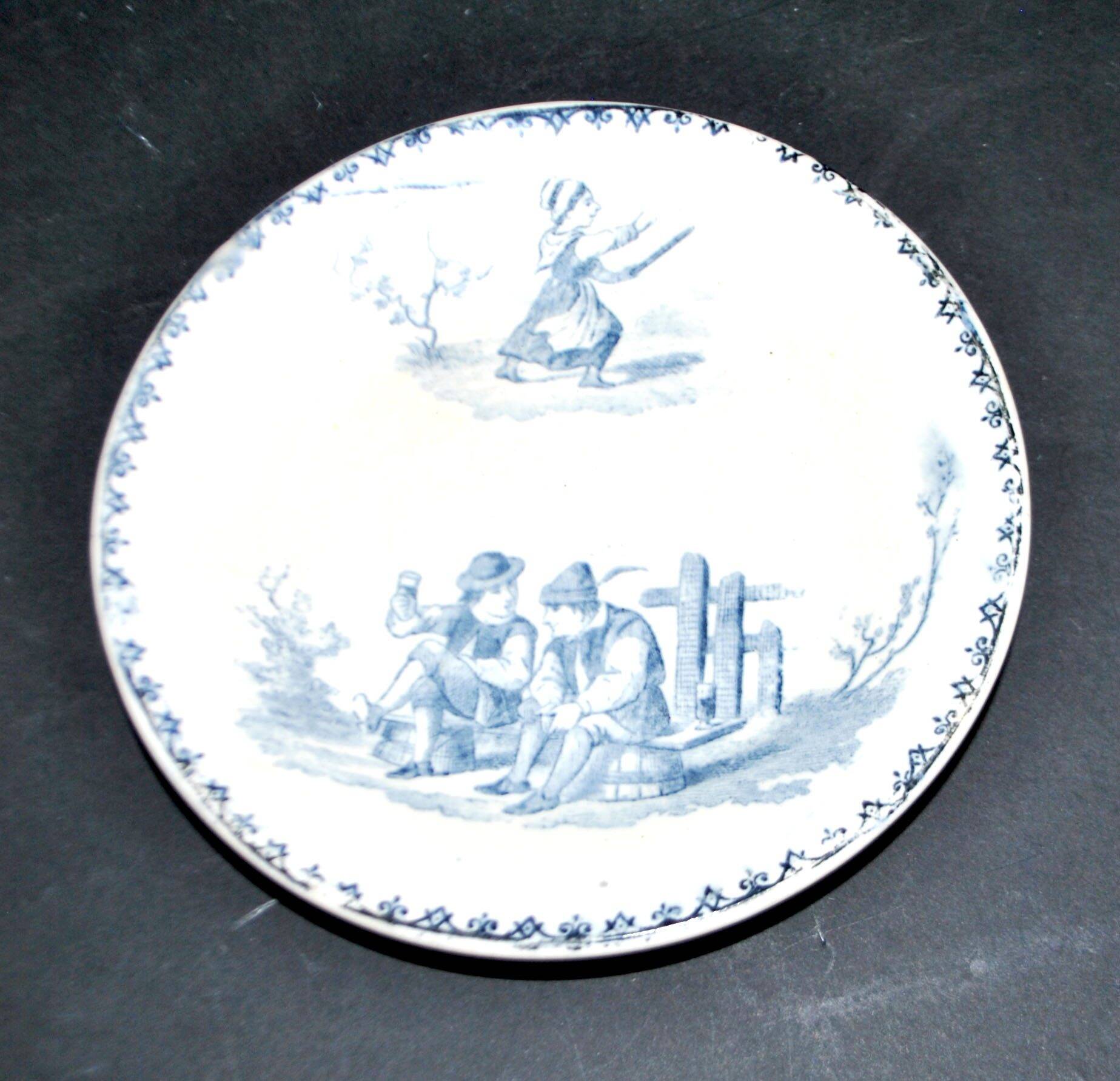 Miniature illustrated blue bread plate 12.5 cm Creil Montereau dollhouse