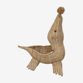 Rattan sea lion pan