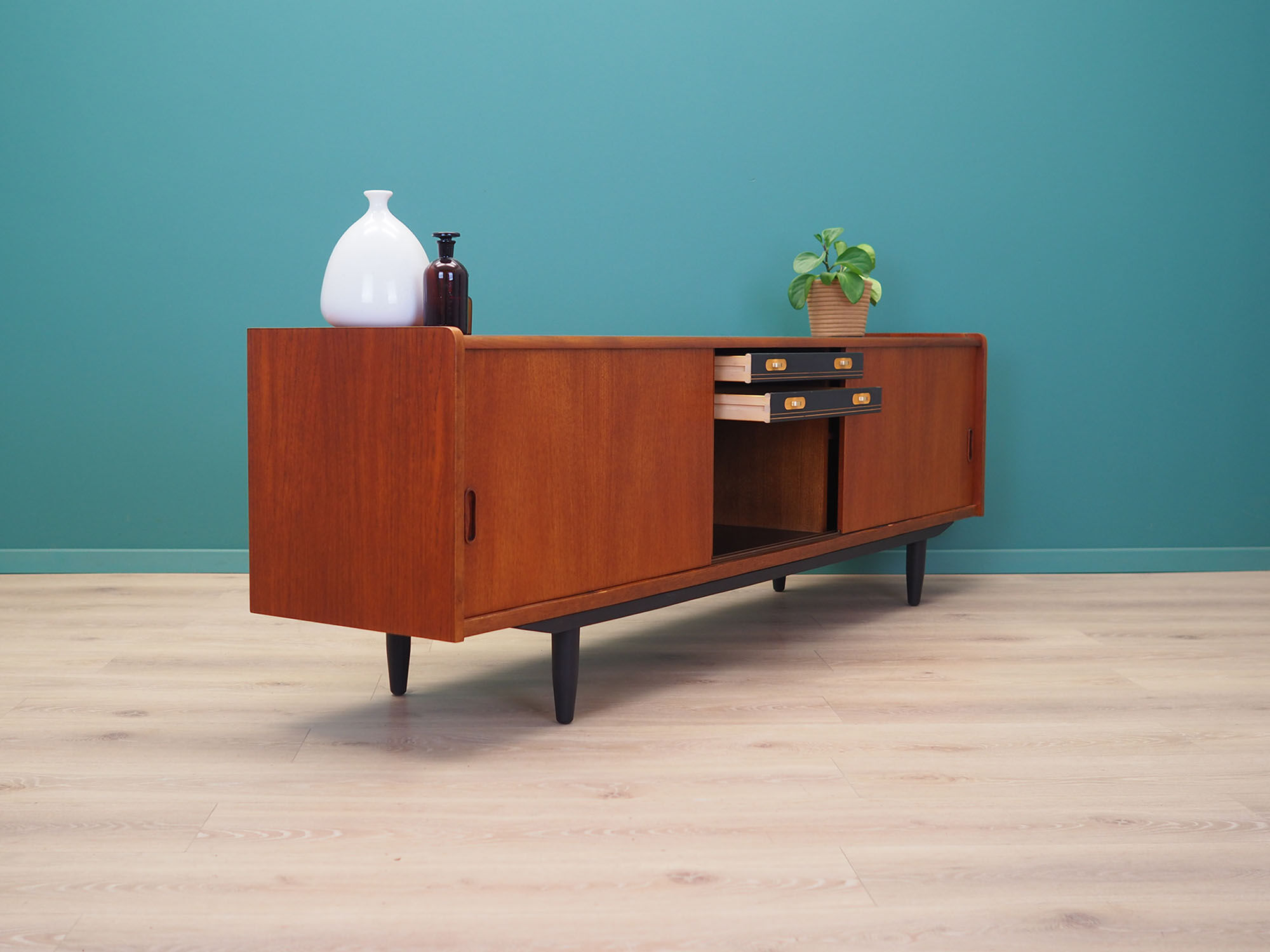 Teak sideboard, danish design, 1960s, manufacturer: Denmark