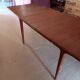 Table scandinave